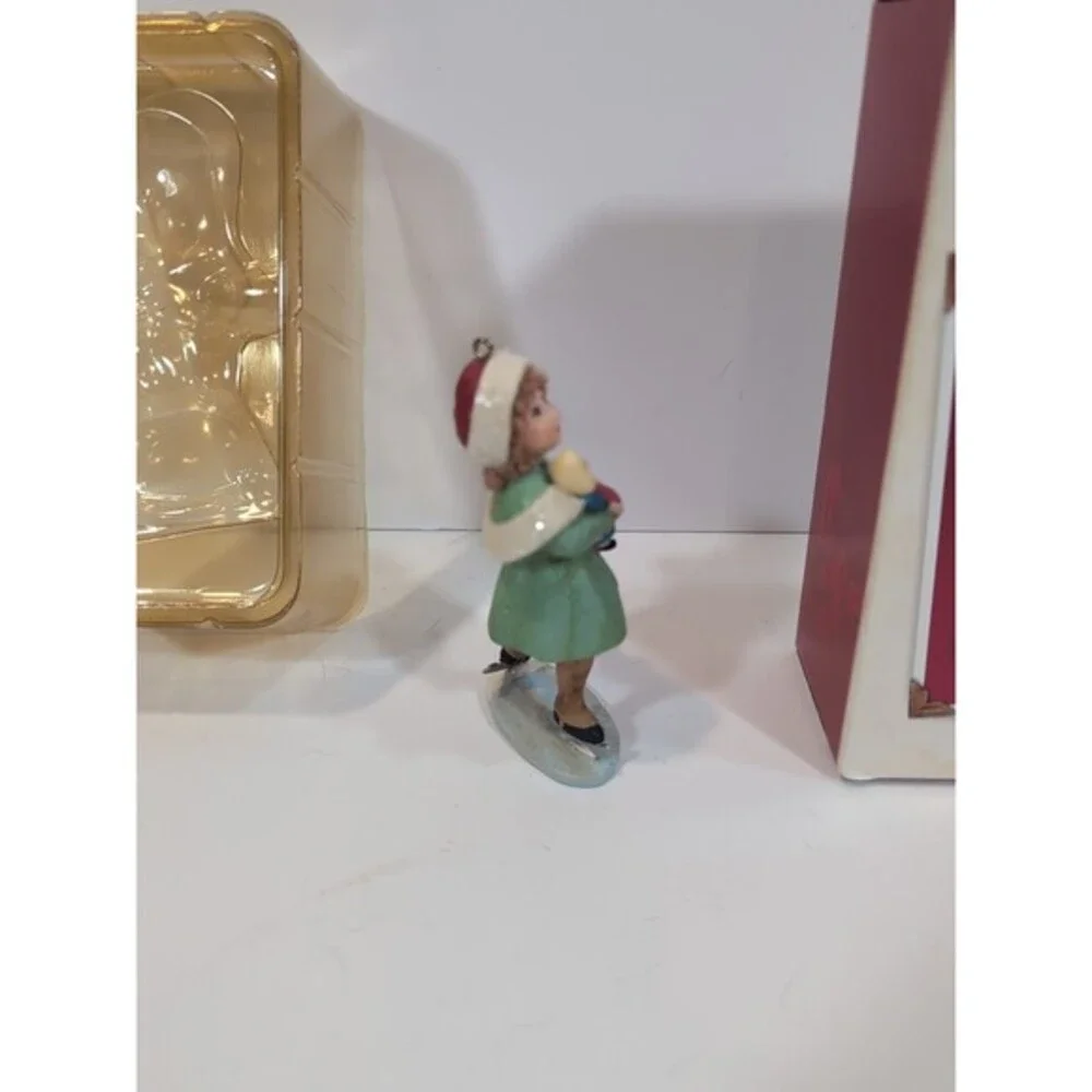 Vintage Hallmark Keepsake  2003 A Very Good‎ Girl Christmas Ornament Santa Visit
